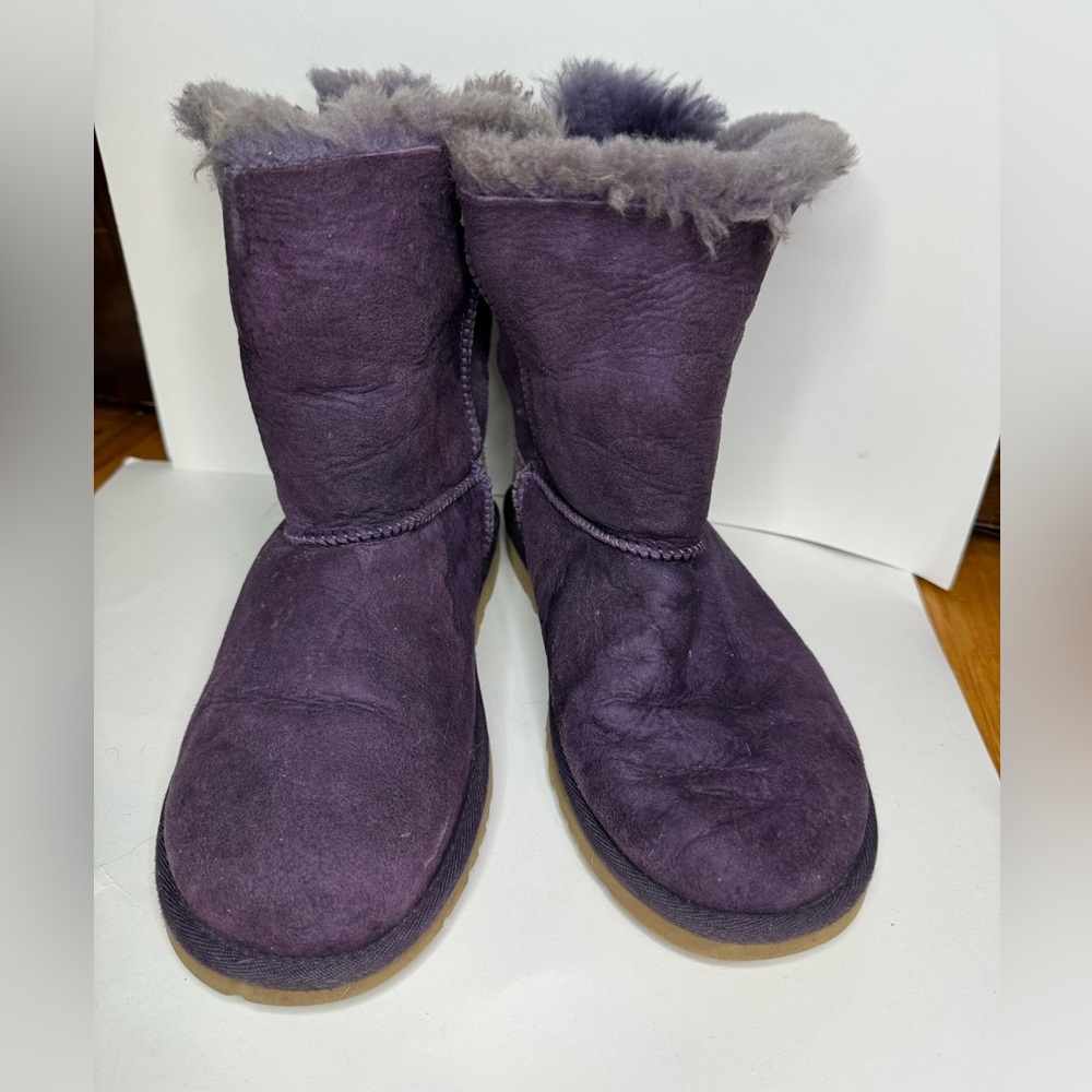 * SOLD ON EBAY *Ugg Mini Bailey Bow II Women Ankle Boots Suede Violet Bloom US 6 - Picture 2 of 13